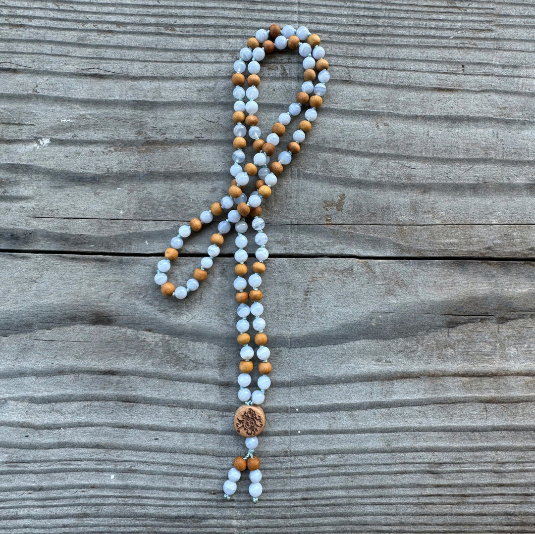 64#108 Mala Chalcedon mit Sandelholz | 6 mm