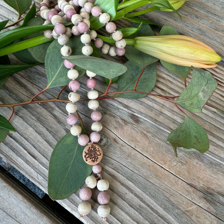 65#108 Mala Rhodonit matt mit Tulsi | 8 mm